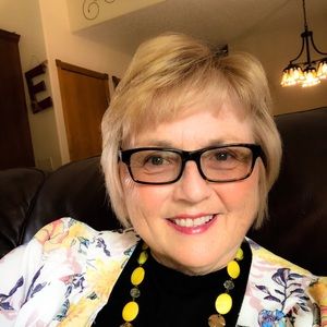 Meet your Posher, Lynette